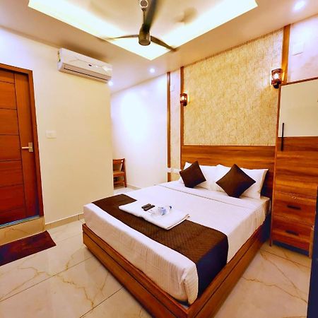Apsara Residency Hotel Perintalmanna Bagian luar foto