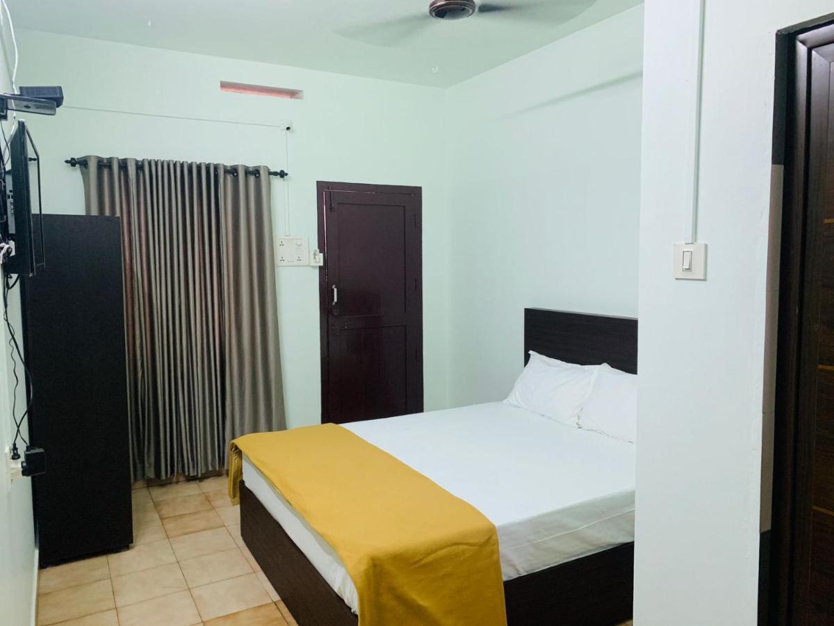 Apsara Residency Hotel Perintalmanna Bagian luar foto