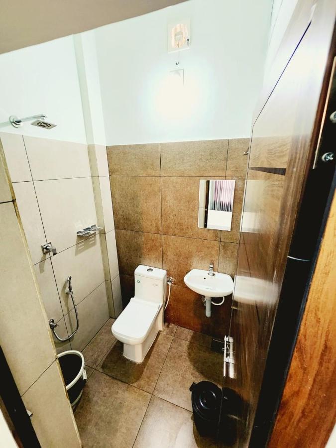 Apsara Residency Hotel Perintalmanna Bagian luar foto