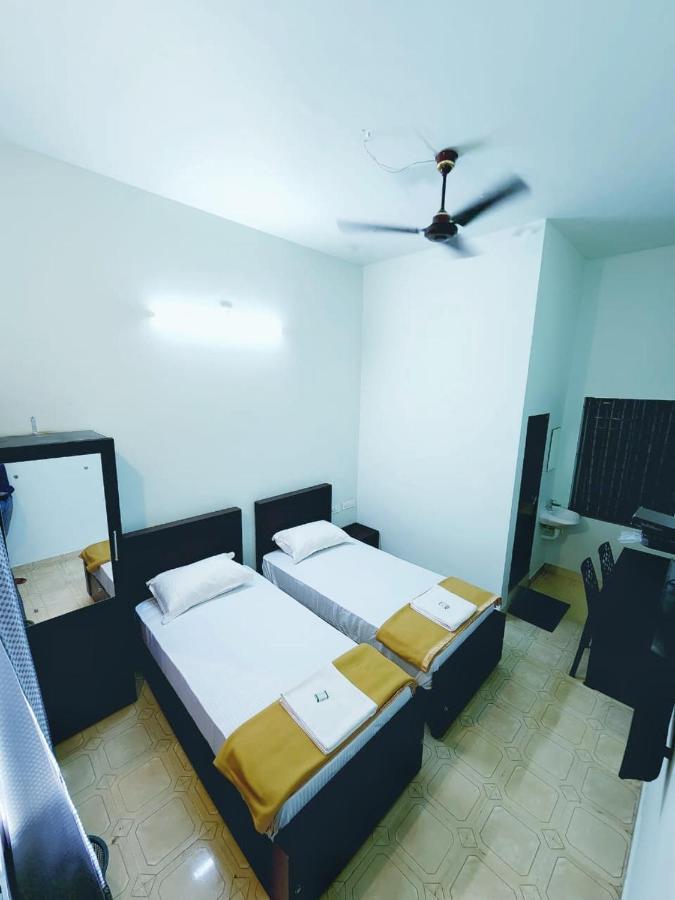 Apsara Residency Hotel Perintalmanna Bagian luar foto