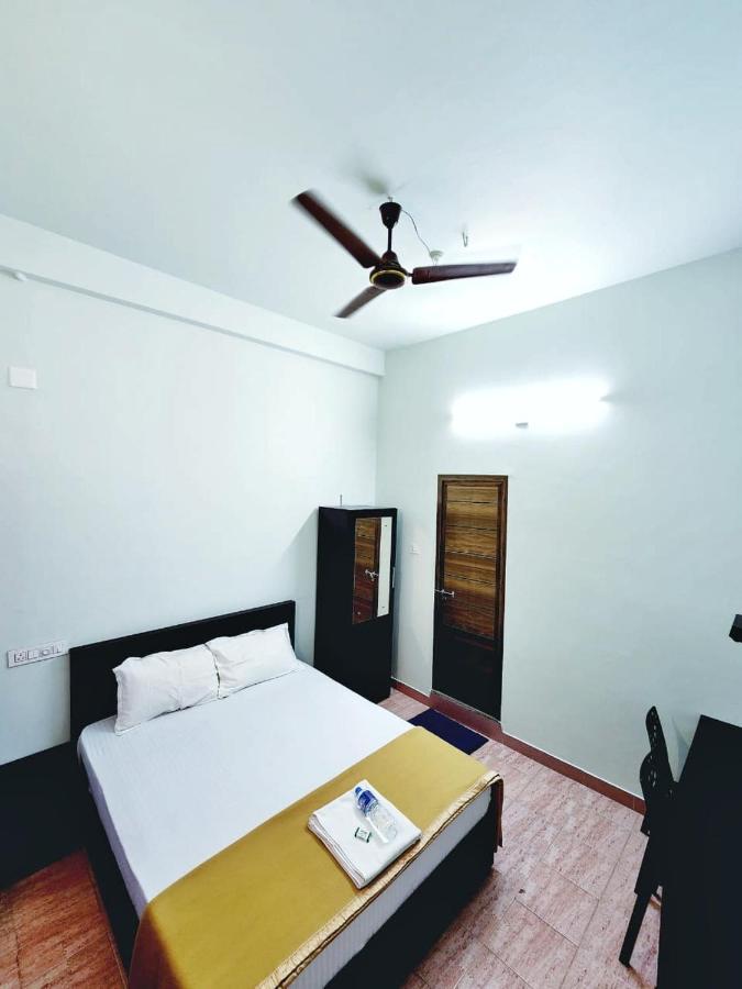 Apsara Residency Hotel Perintalmanna Bagian luar foto