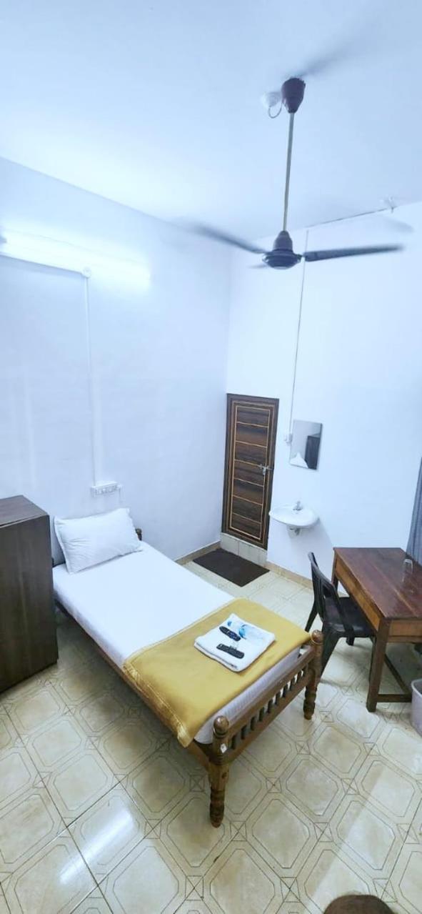 Apsara Residency Hotel Perintalmanna Ruang foto