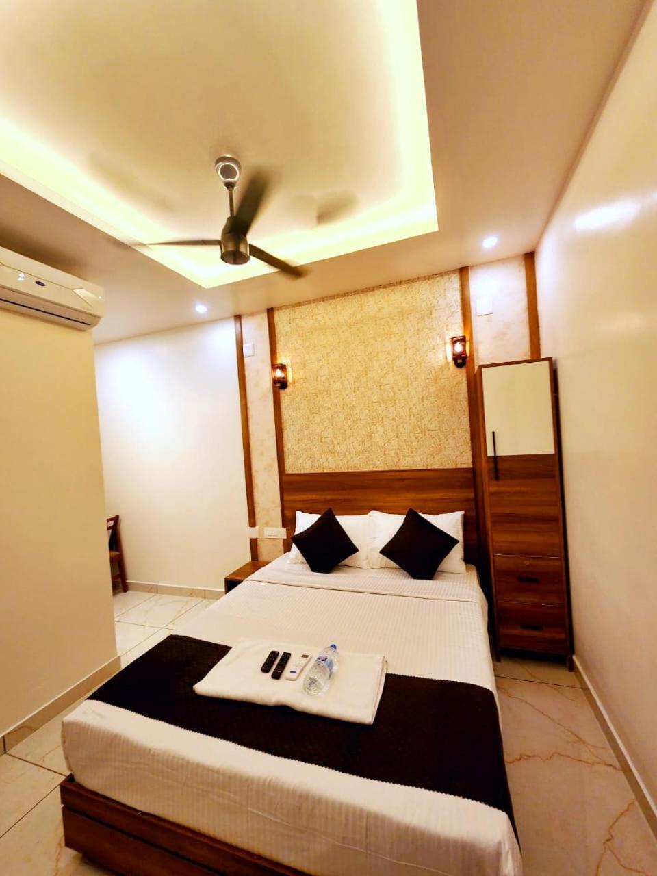 Apsara Residency Hotel Perintalmanna Bagian luar foto