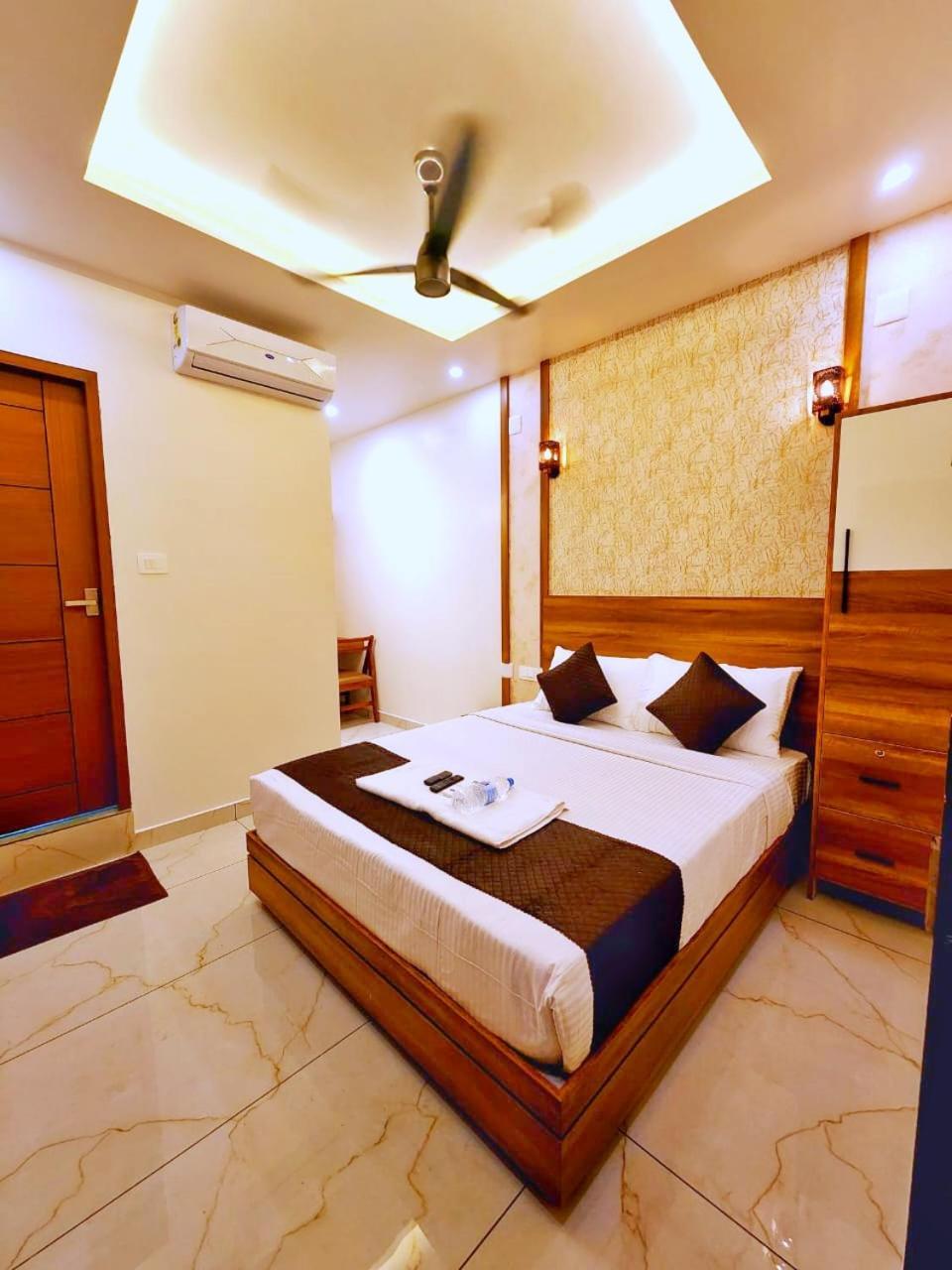 Apsara Residency Hotel Perintalmanna Bagian luar foto
