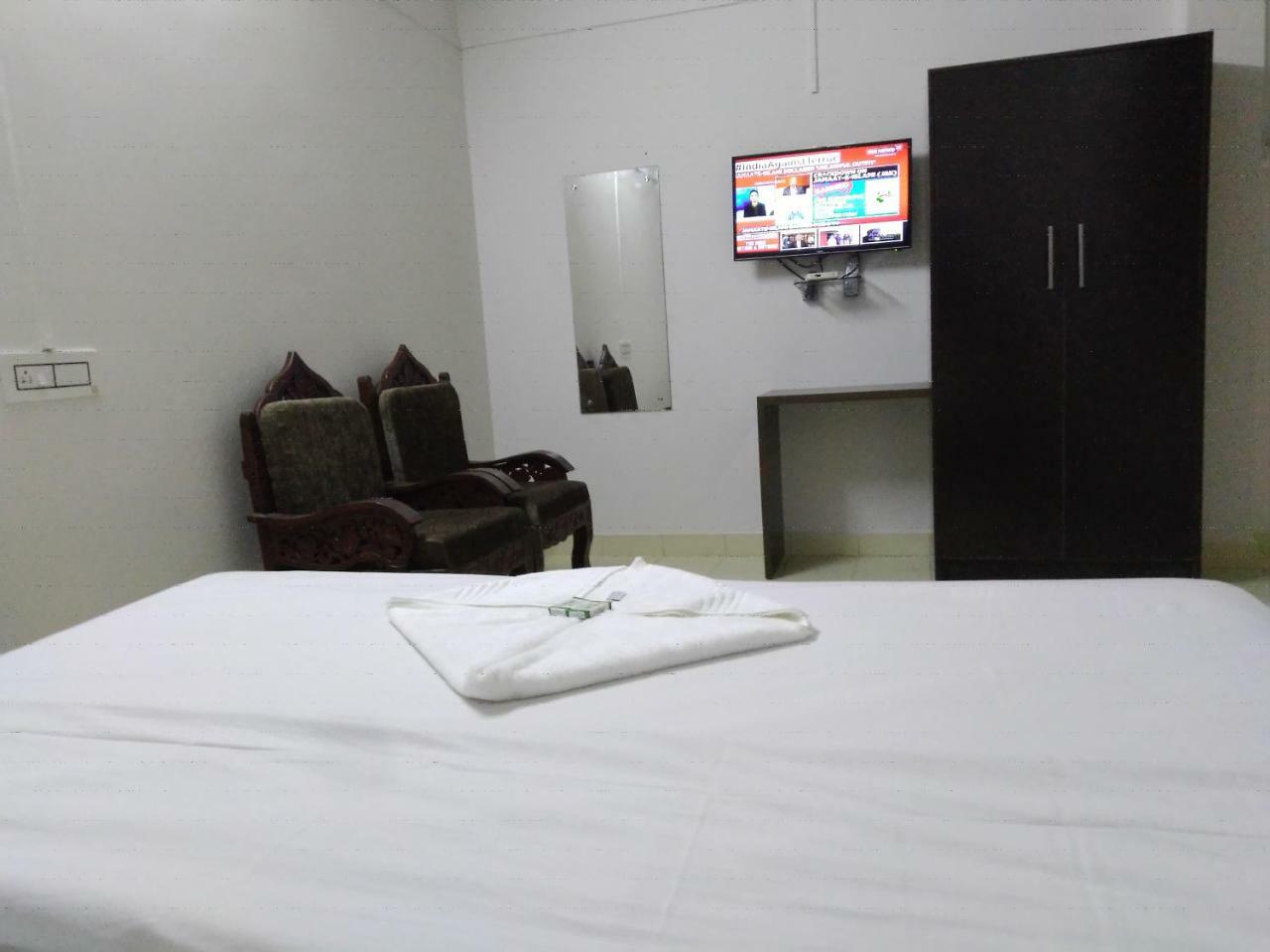 Apsara Residency Hotel Perintalmanna Bagian luar foto